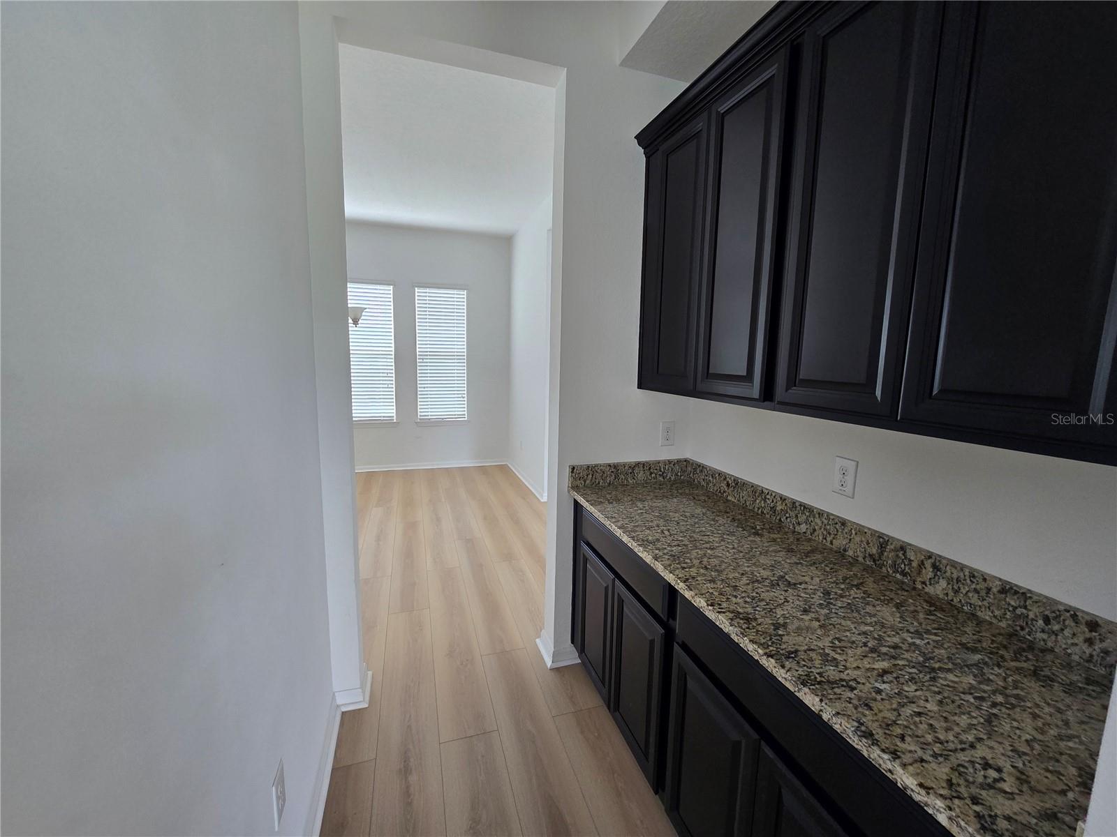 Listing photo id 7 for 11839 Cross Vine Drive
