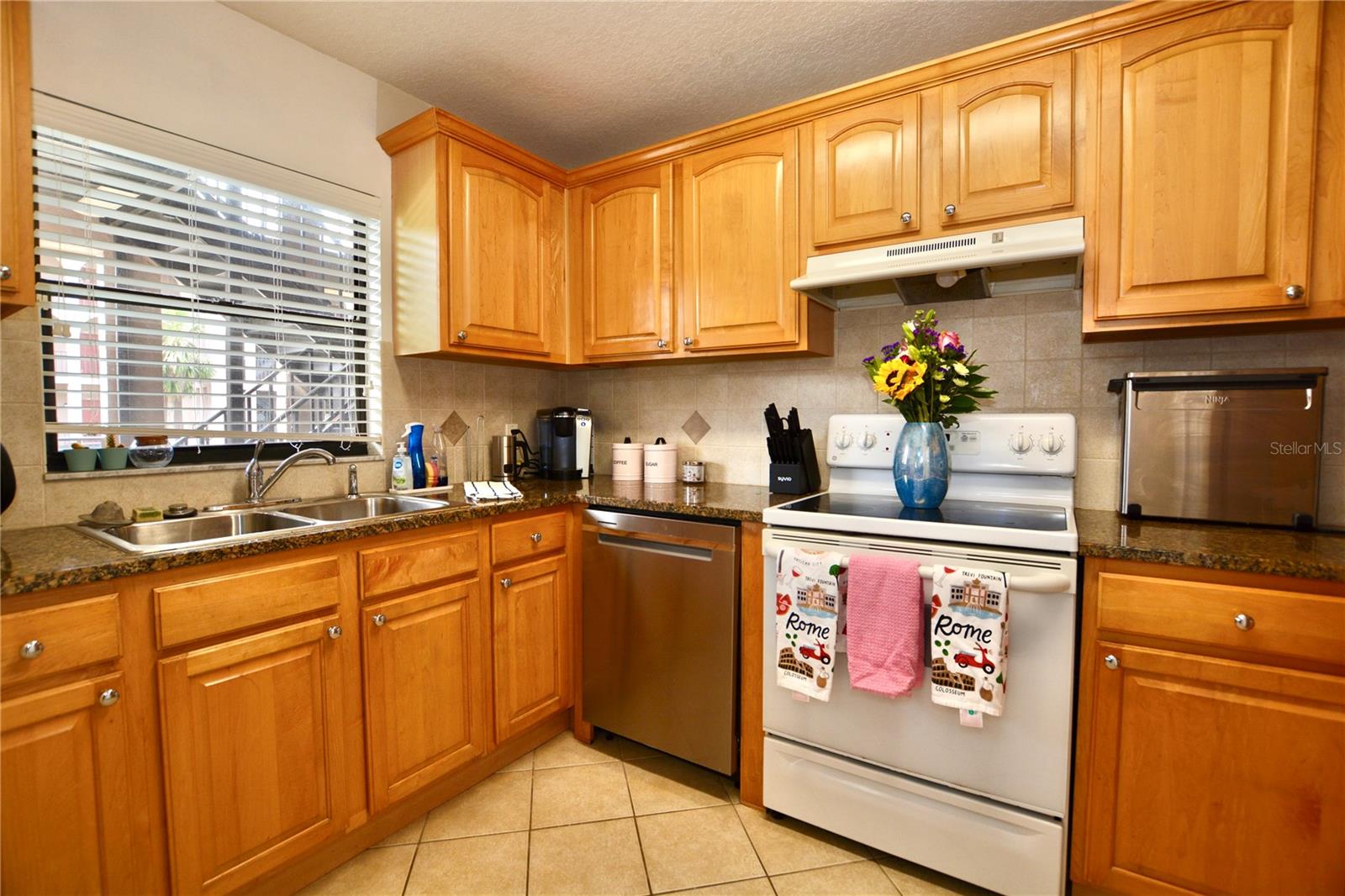 Image 17 of 48 For 6150 Gulfport Boulevard S 302