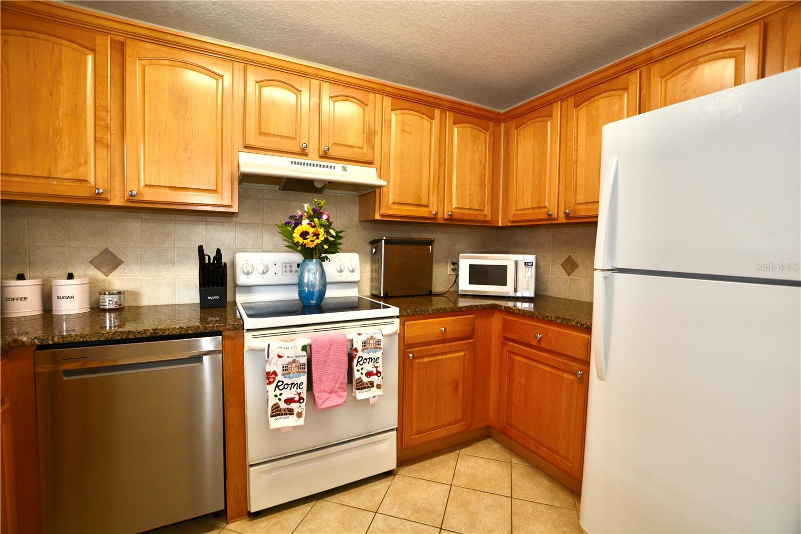 Image 18 of 48 For 6150 Gulfport Boulevard S 302