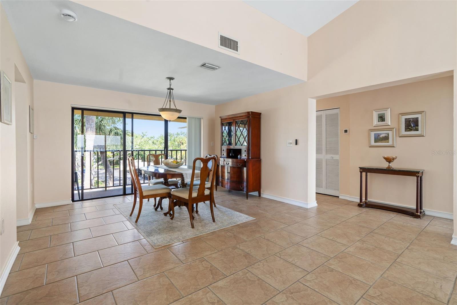 Image 11 of 28 For 7540 Sunshine Skyway Lane S #219