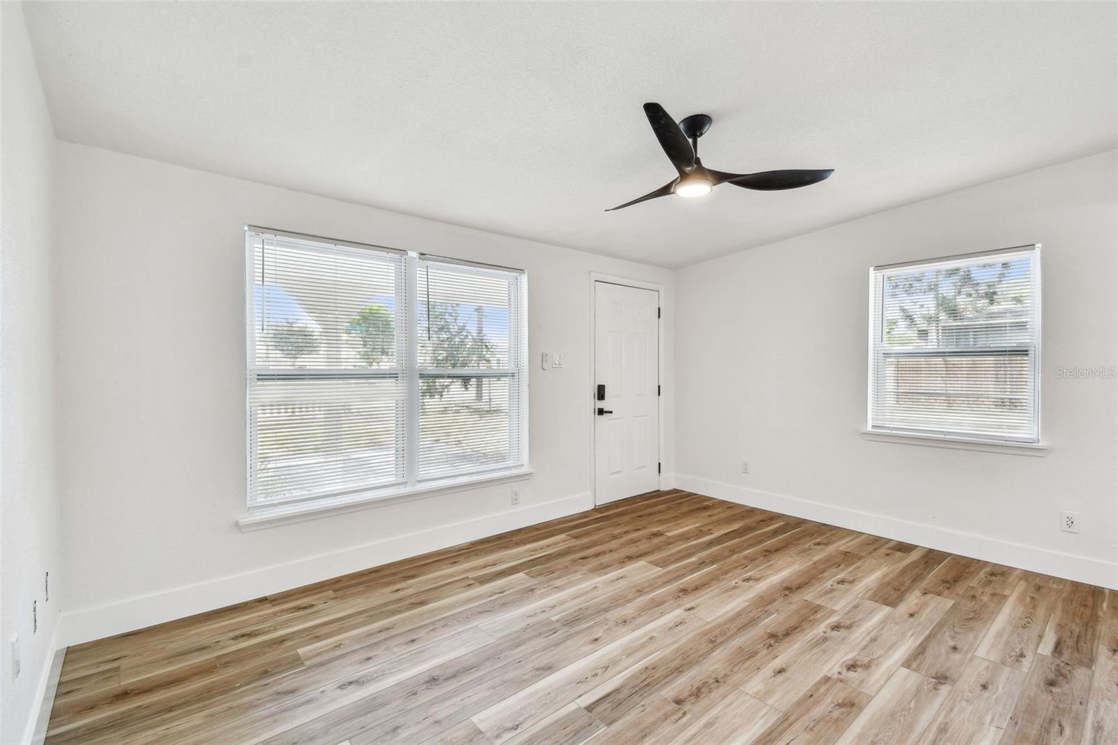Image 11 of 70 For 10011 Annette Avenue