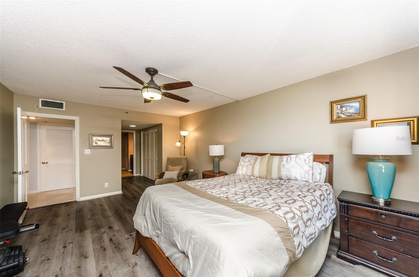 Image 15 of 29 For 1480 Gulf Boulevard 811