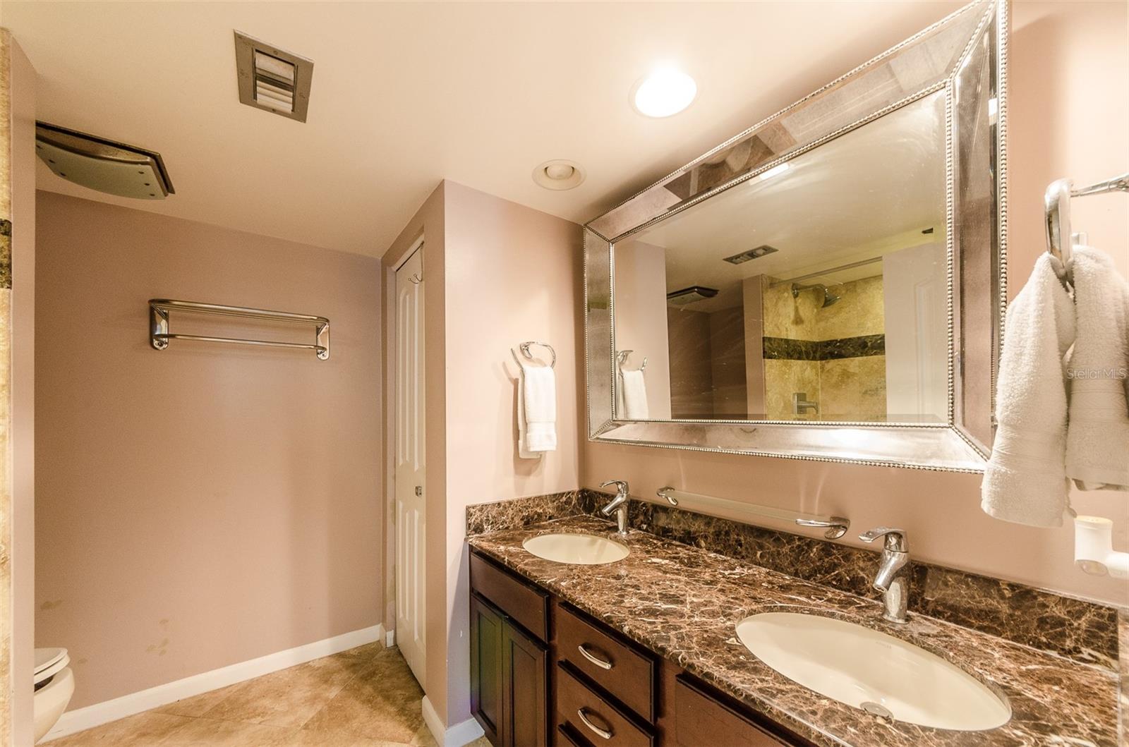 Image 16 of 29 For 1480 Gulf Boulevard 811