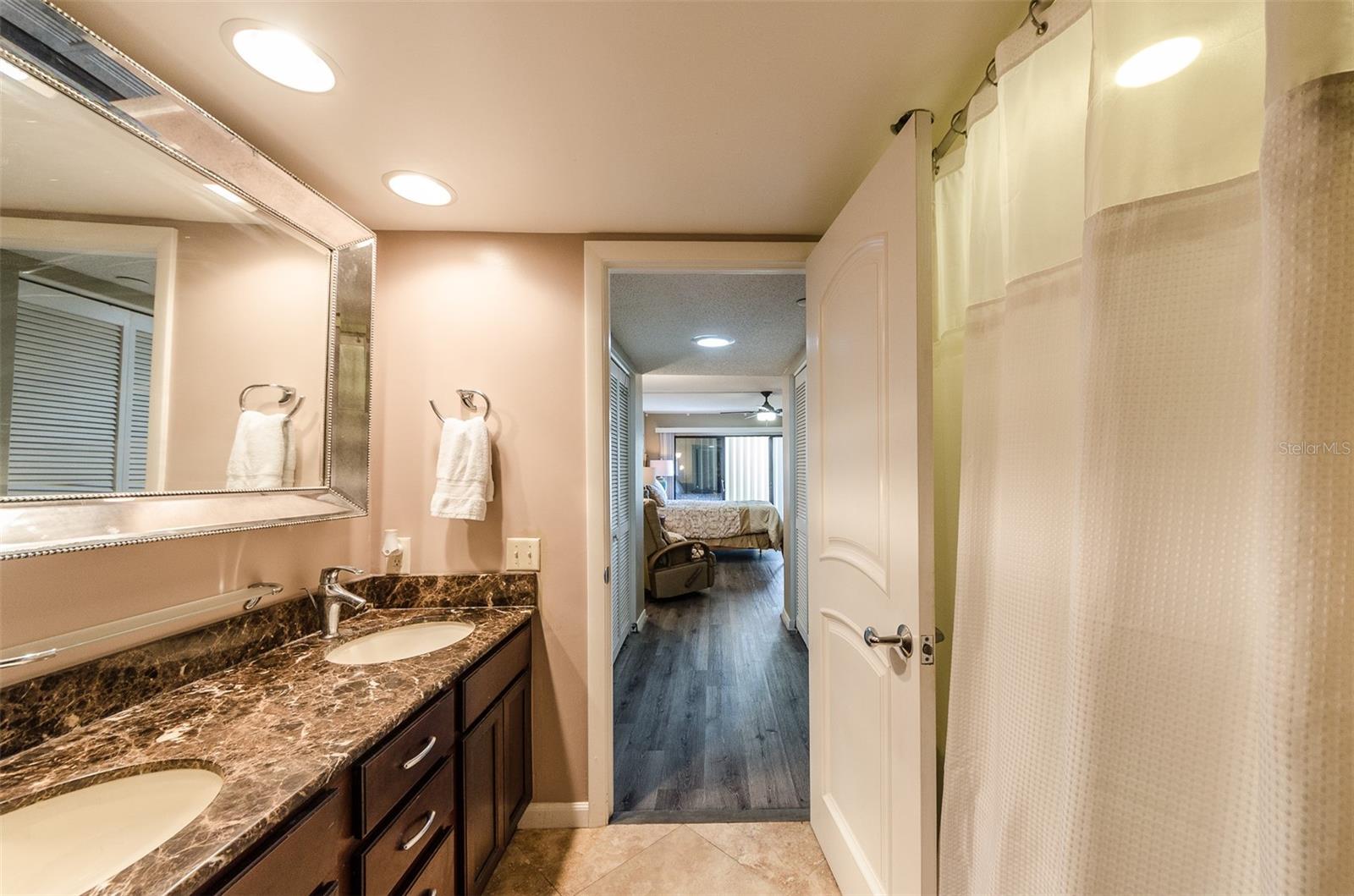 Image 17 of 29 For 1480 Gulf Boulevard 811