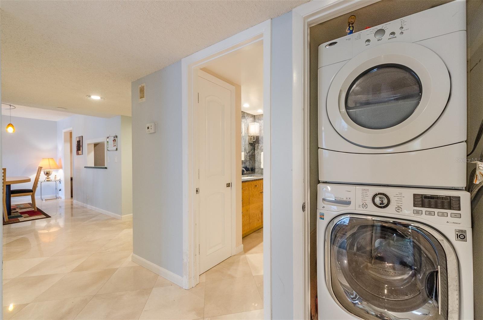 Image 20 of 29 For 1480 Gulf Boulevard 811