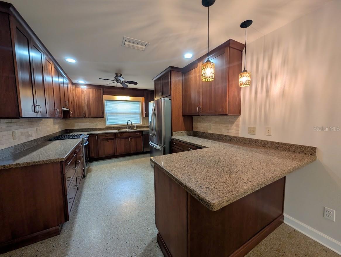 Image 8 of 24 For 2904 Marlin Avenue