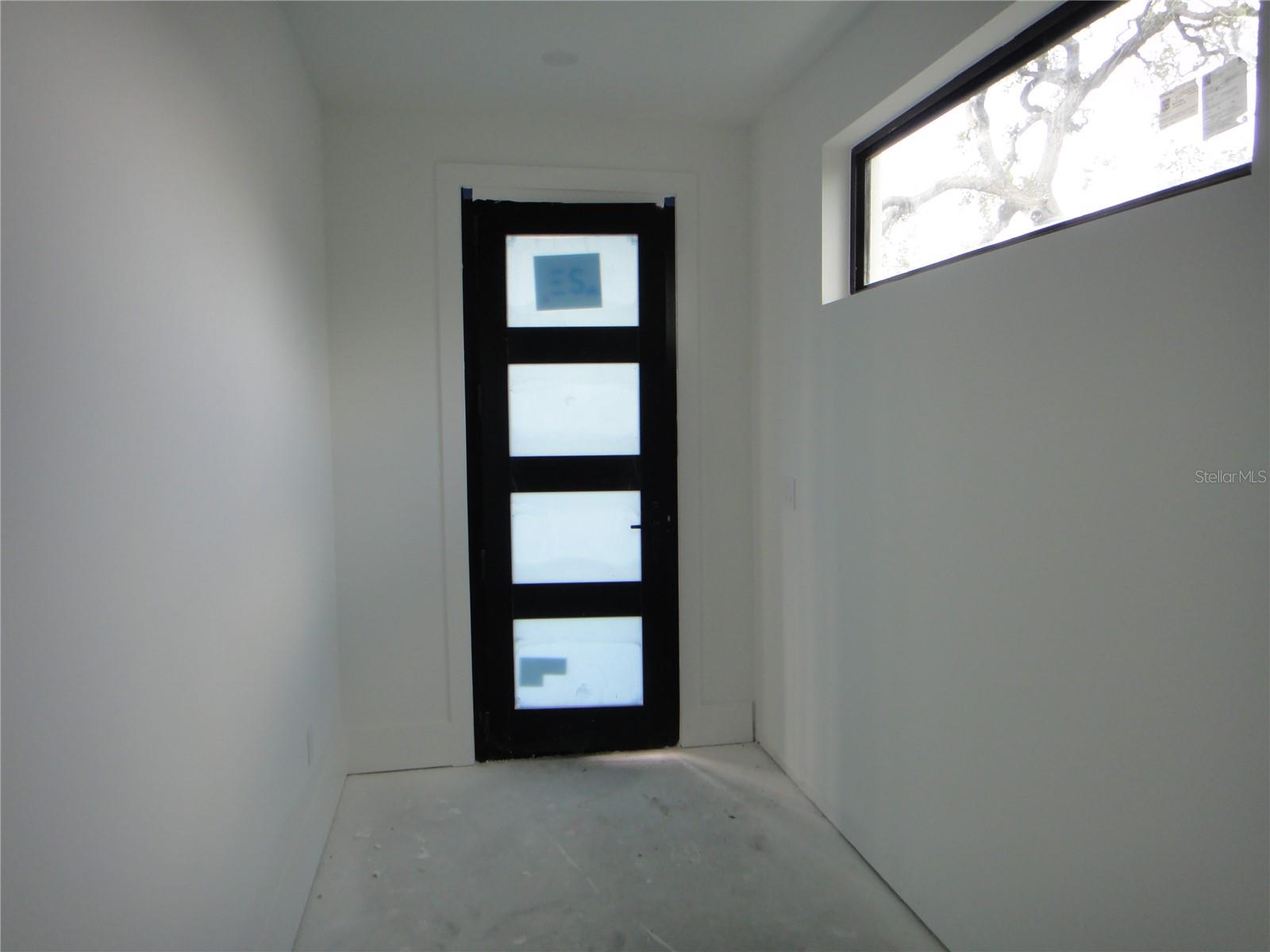 Image 11 of 17 For 501 Ross Avenue 1