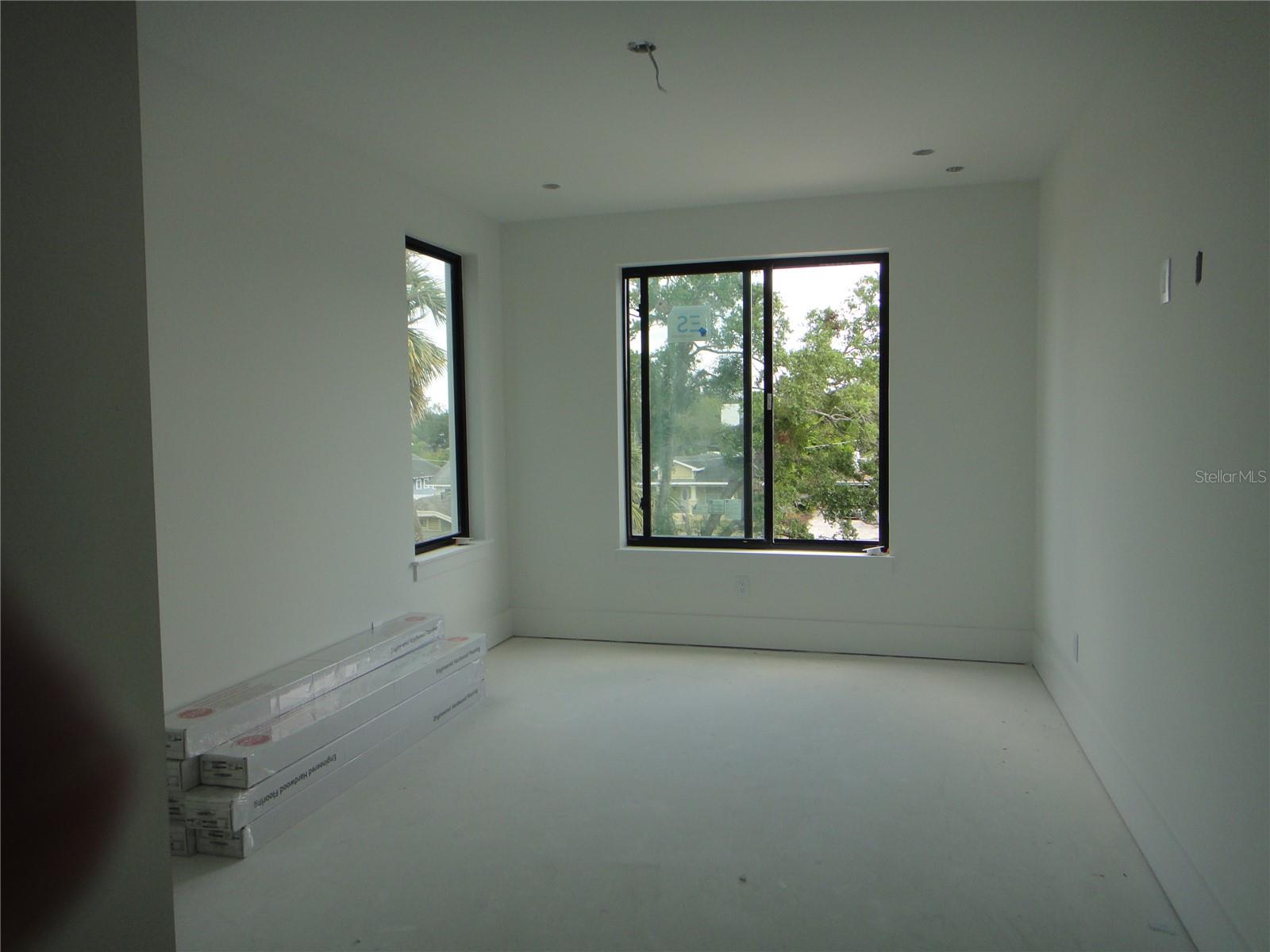 Image 15 of 17 For 501 Ross Avenue 1