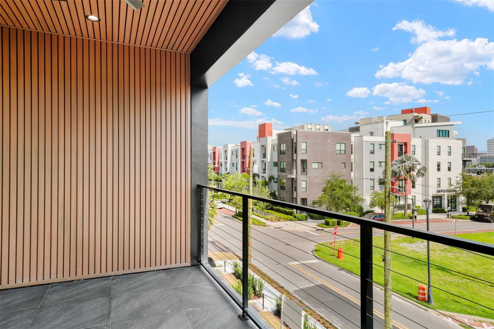 Image 38 of 87 For 501 Ross Avenue 1
