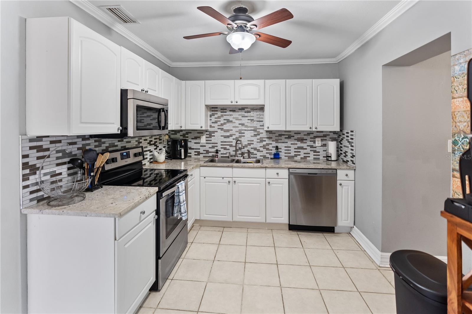 Image 10 of 44 For 3005 Helen Avenue