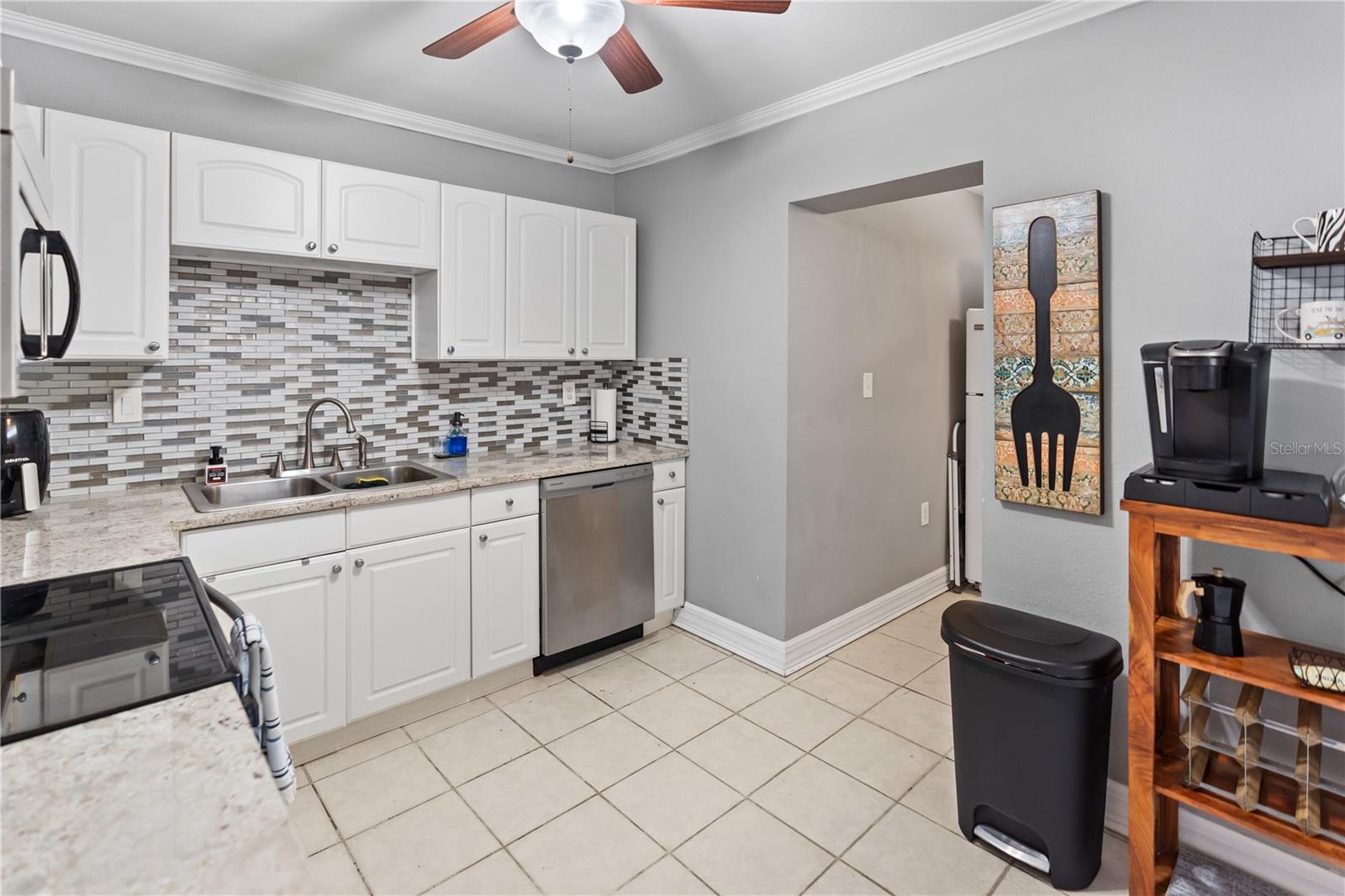 Image 11 of 44 For 3005 Helen Avenue