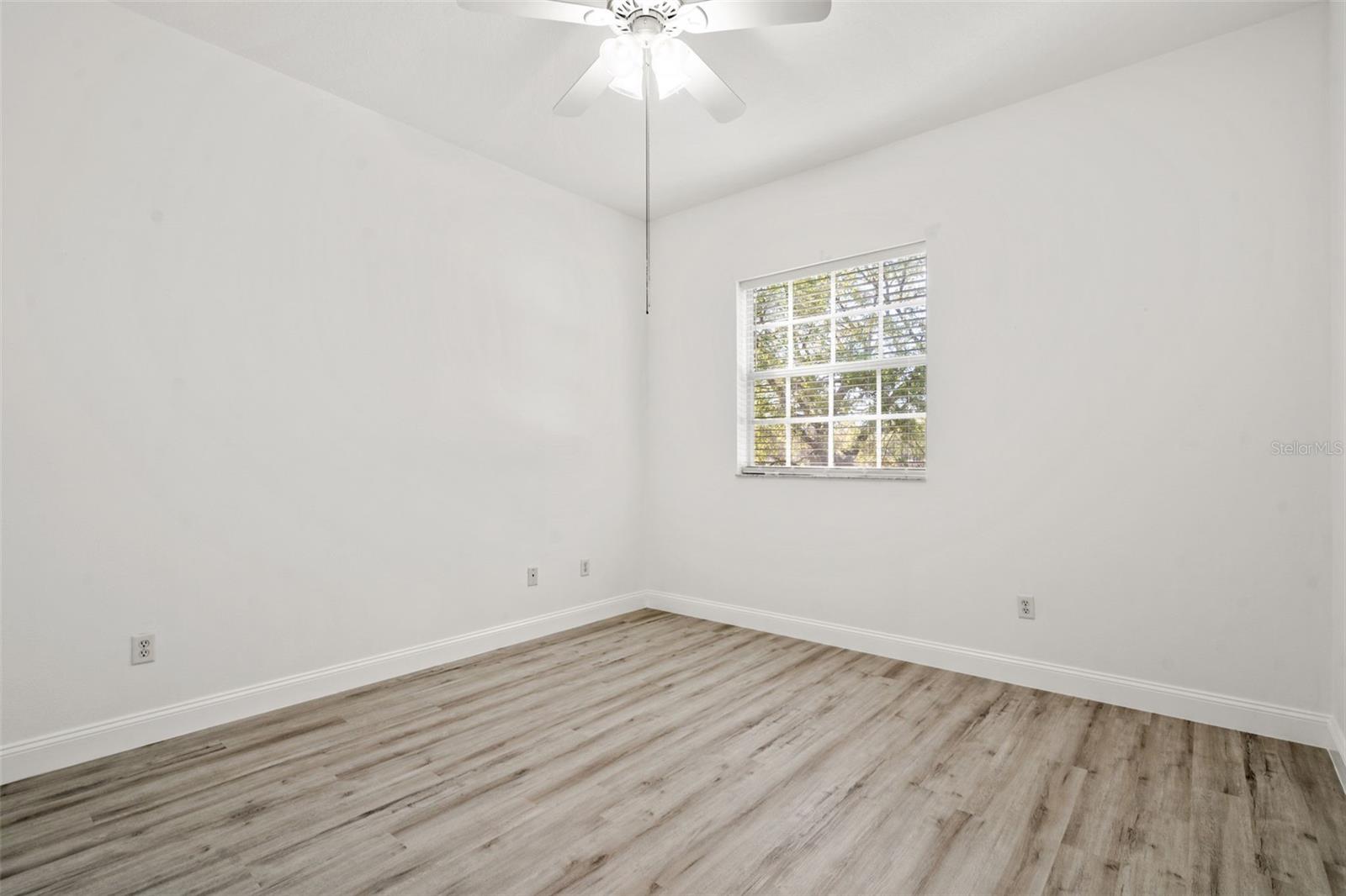 Image 11 of 14 For 7421 Arlington Grove Circle