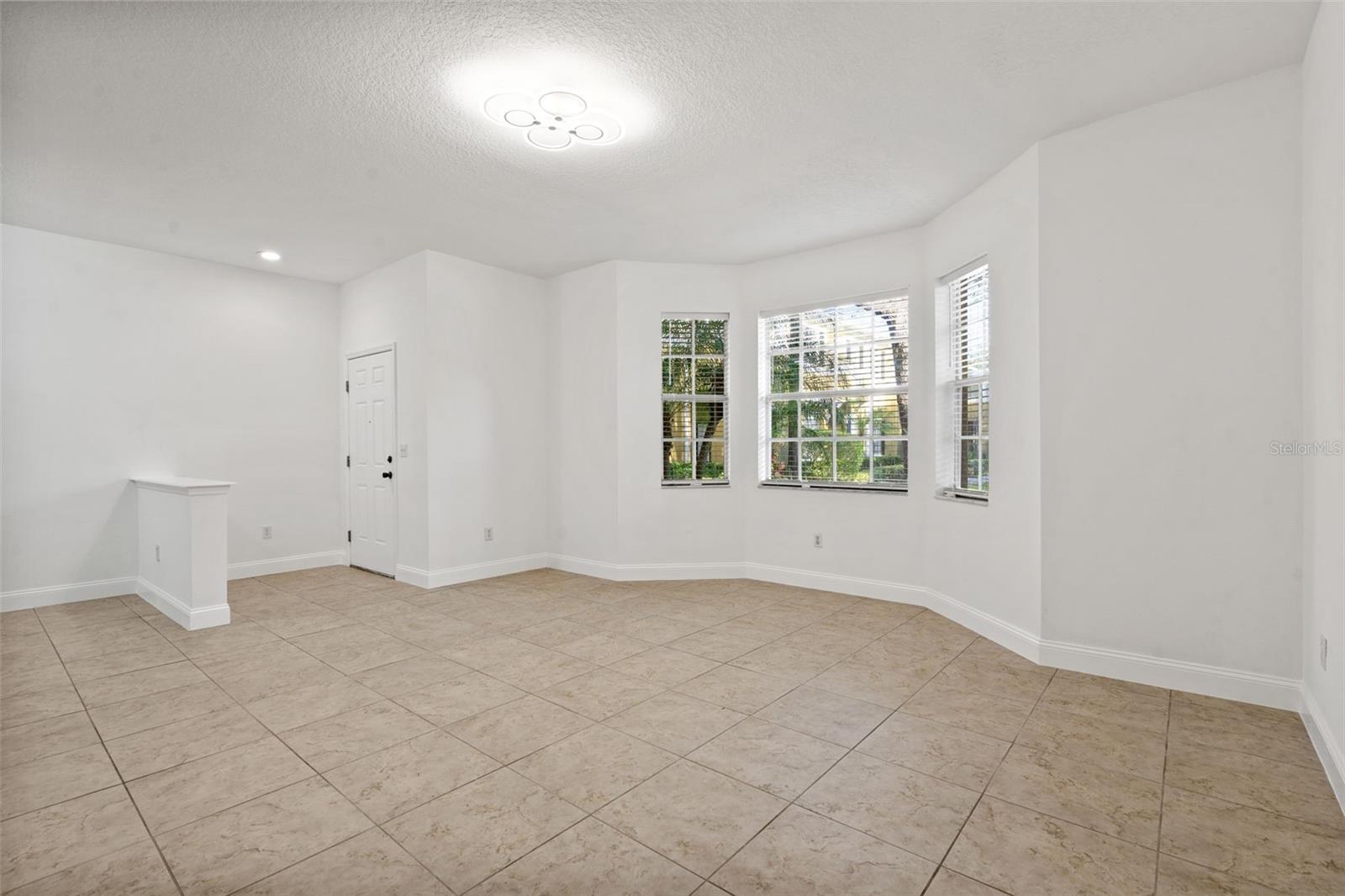 Image 5 of 14 For 7421 Arlington Grove Circle