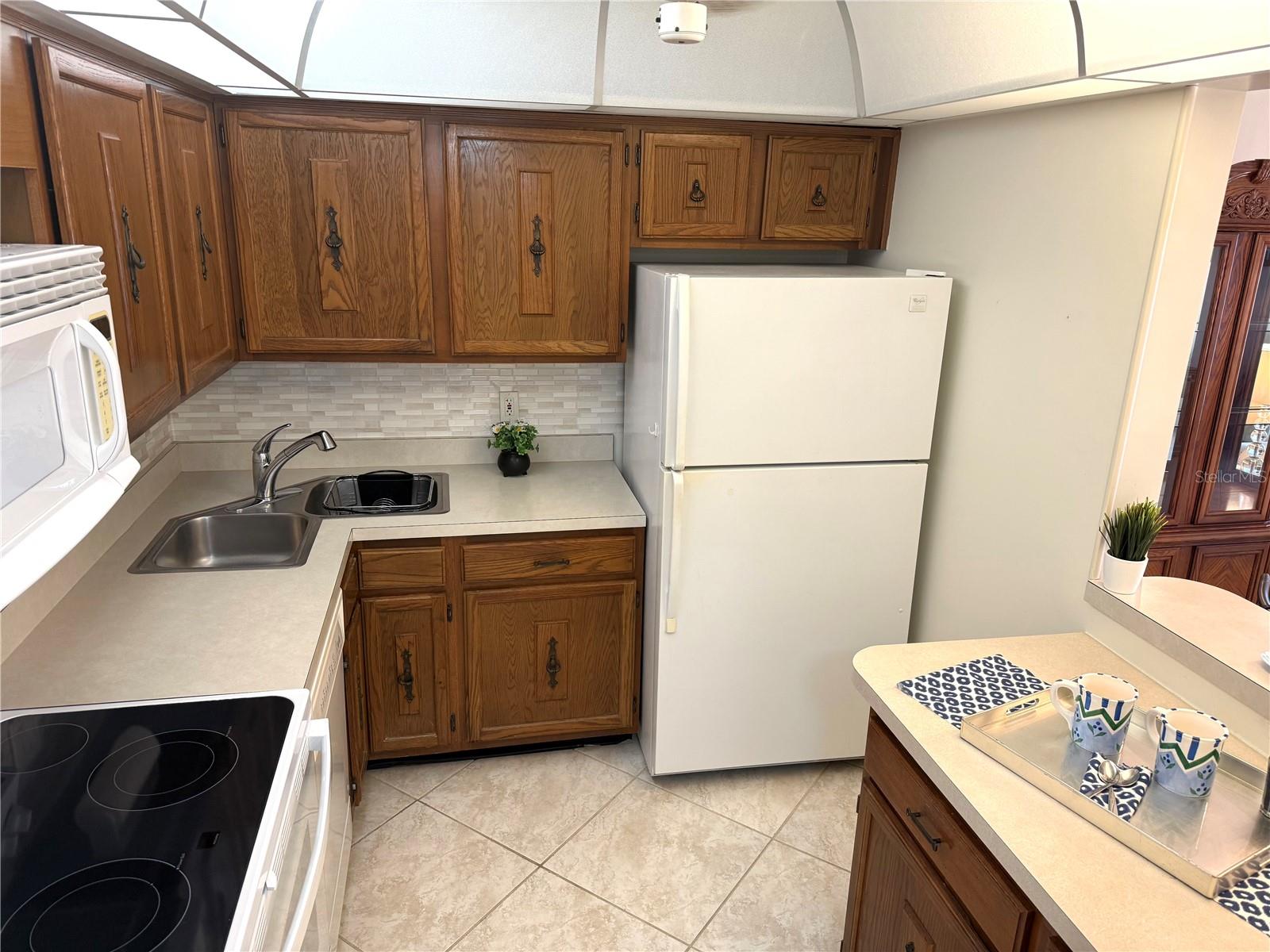 Image 11 of 56 For 4900 Brittany Drive S 808