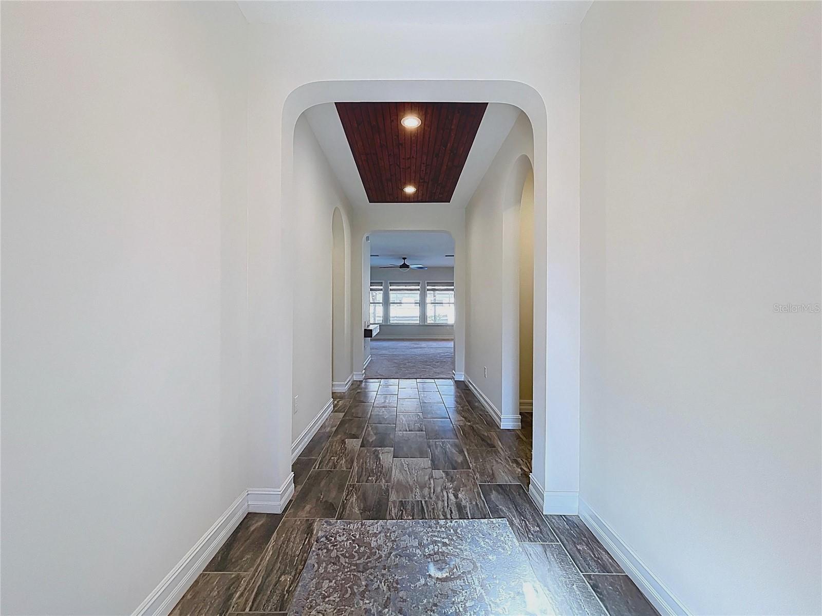 Image 5 of 50 For 1723 Whitewillow Drive