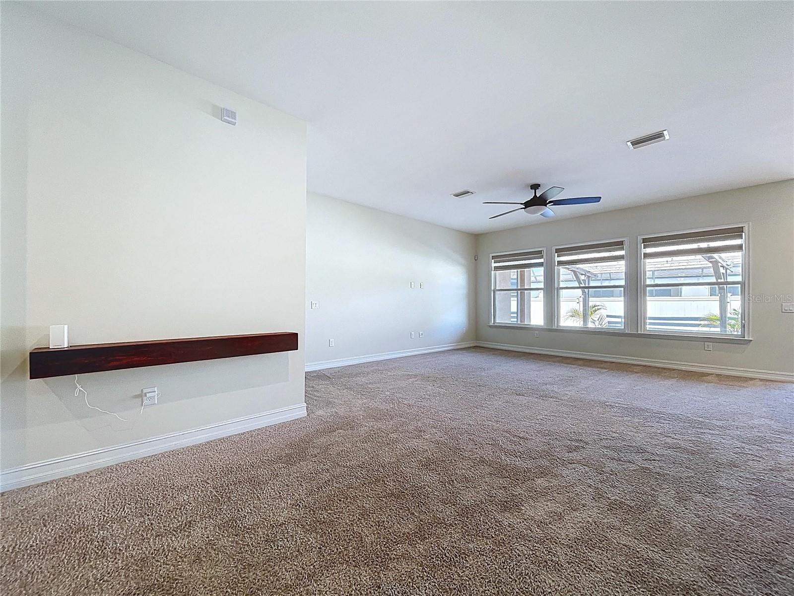 Image 8 of 50 For 1723 Whitewillow Drive