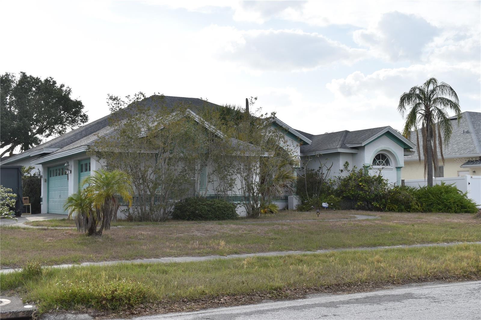 Listing photo id 1 for 10223 Tarragon Drive