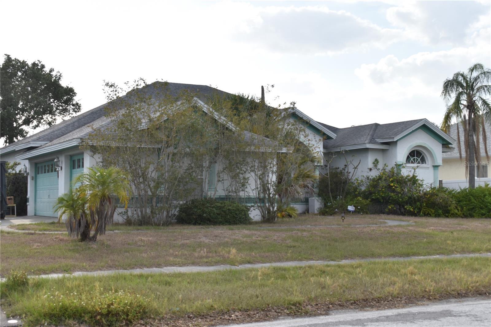 Listing photo id 3 for 10223 Tarragon Drive