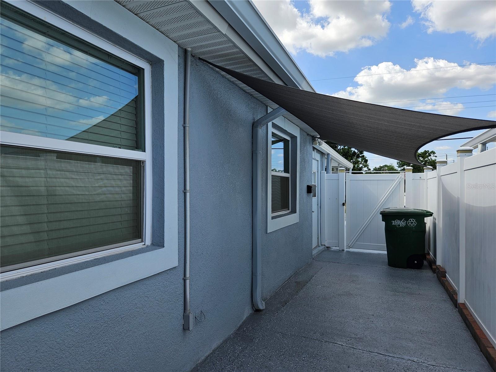 Image 25 of 28 For 3324 Braddock Street (front Uni