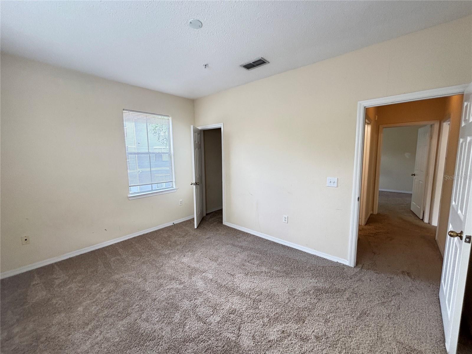 Image 5 of 11 For 18001 Richmond Place Drive 822