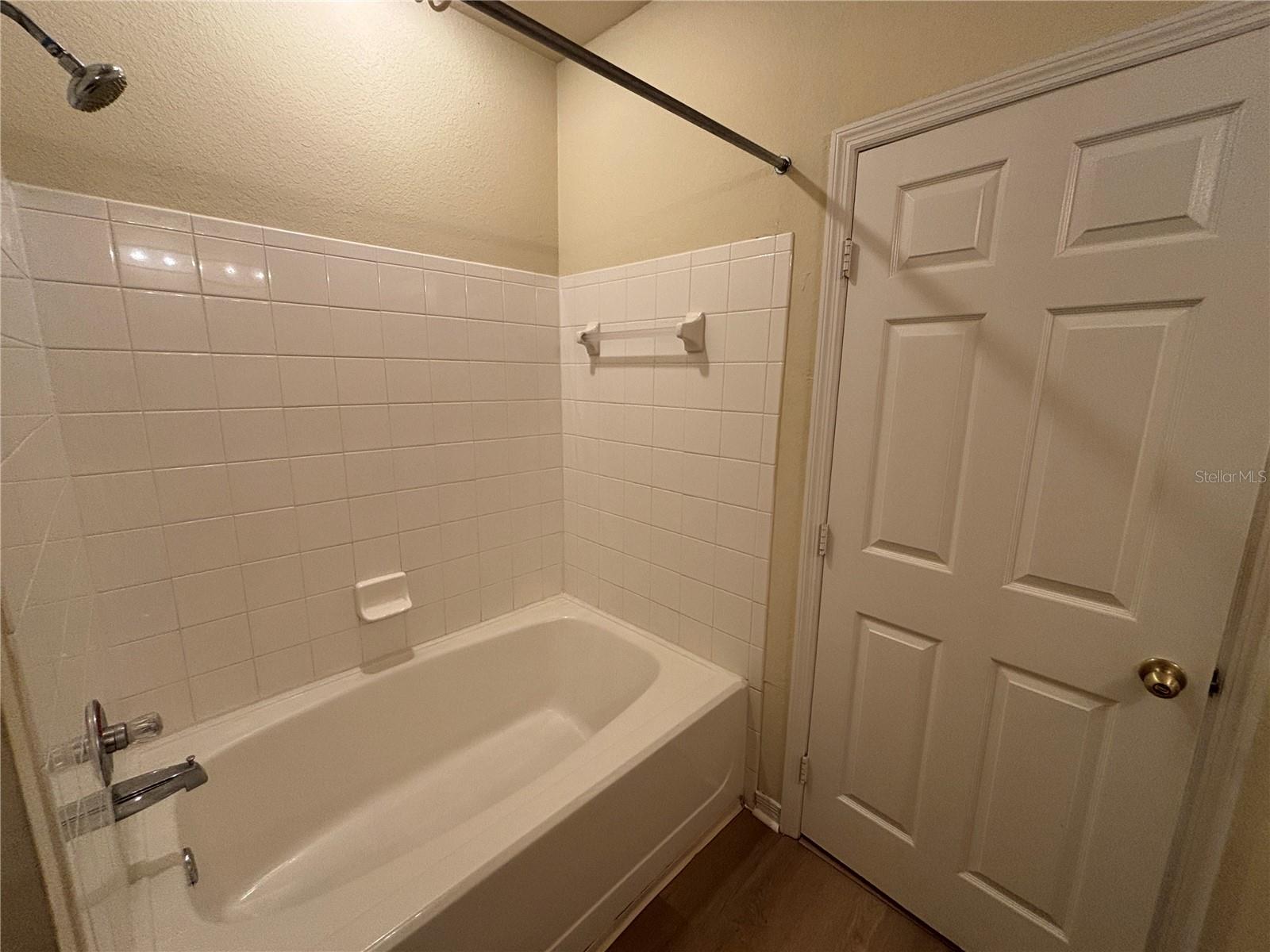 Image 8 of 11 For 18001 Richmond Place Drive 822