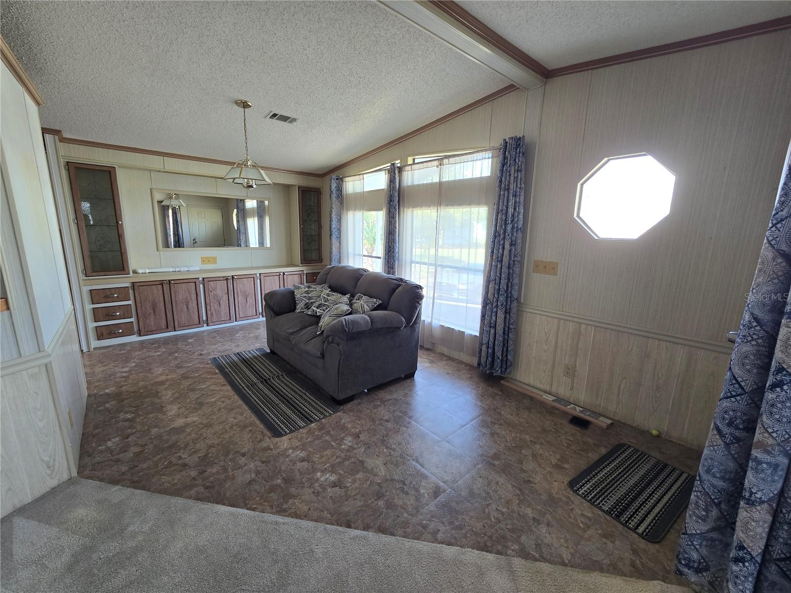Image 4 of 21 For 8017 Fiat Avenue
