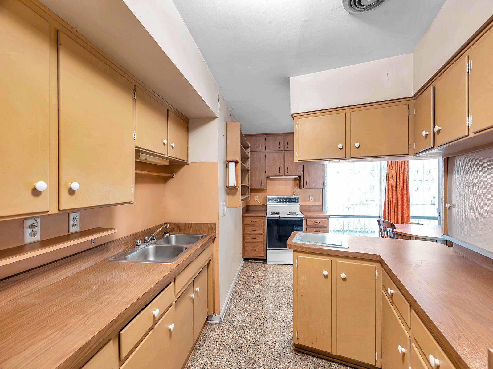 Image 6 of 15 For 8014 Lynn Avenue