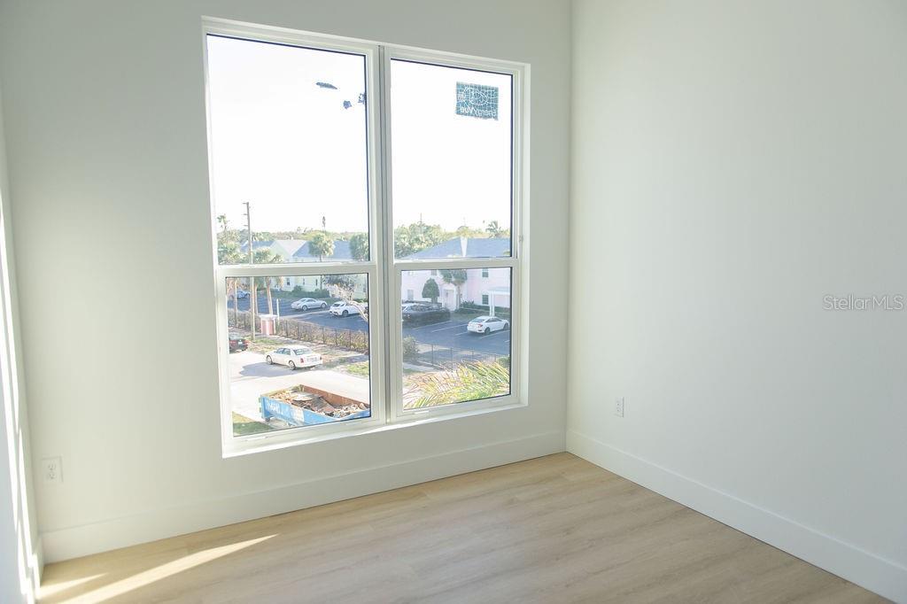 Image 20 of 28 For 3820 Pompano Drive Se