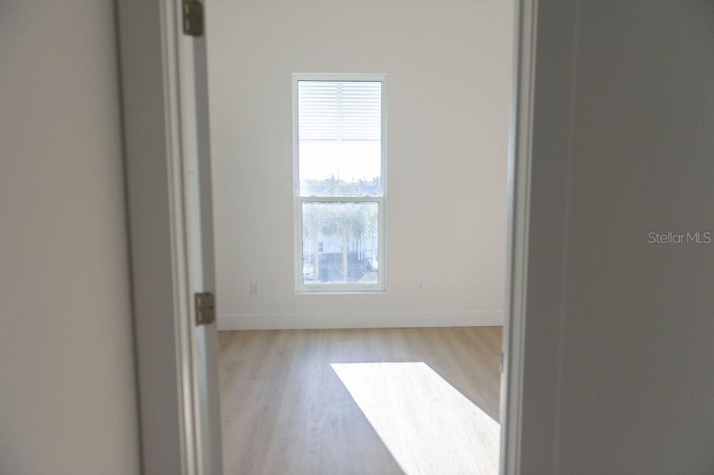 Image 21 of 28 For 3820 Pompano Drive Se