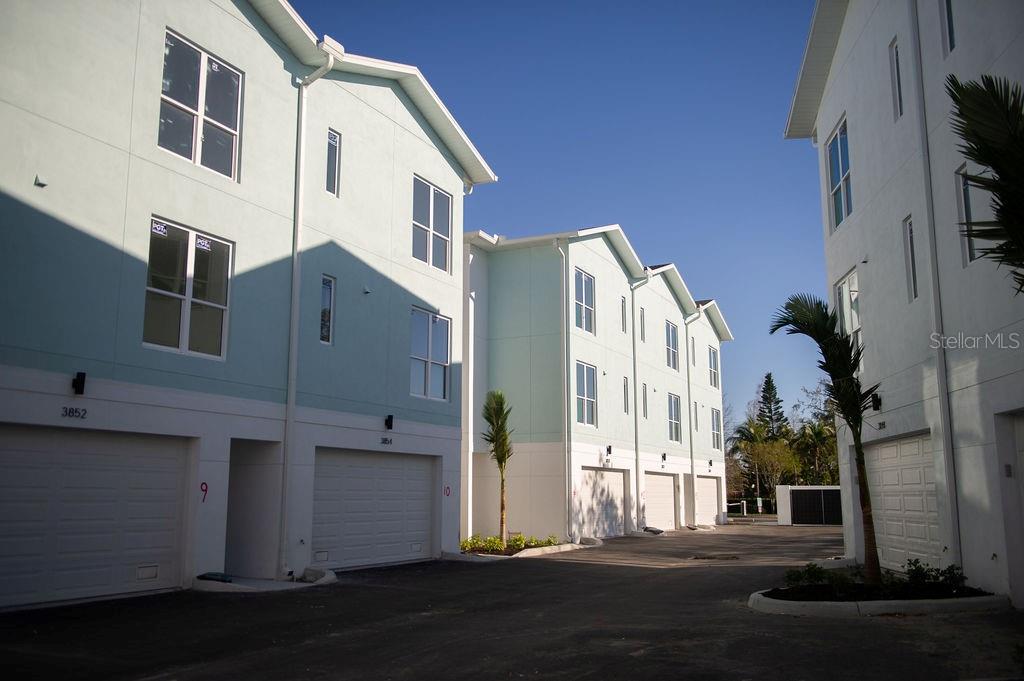 Image 26 of 28 For 3820 Pompano Drive Se