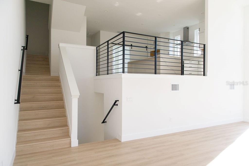 Image 3 of 28 For 3820 Pompano Drive Se