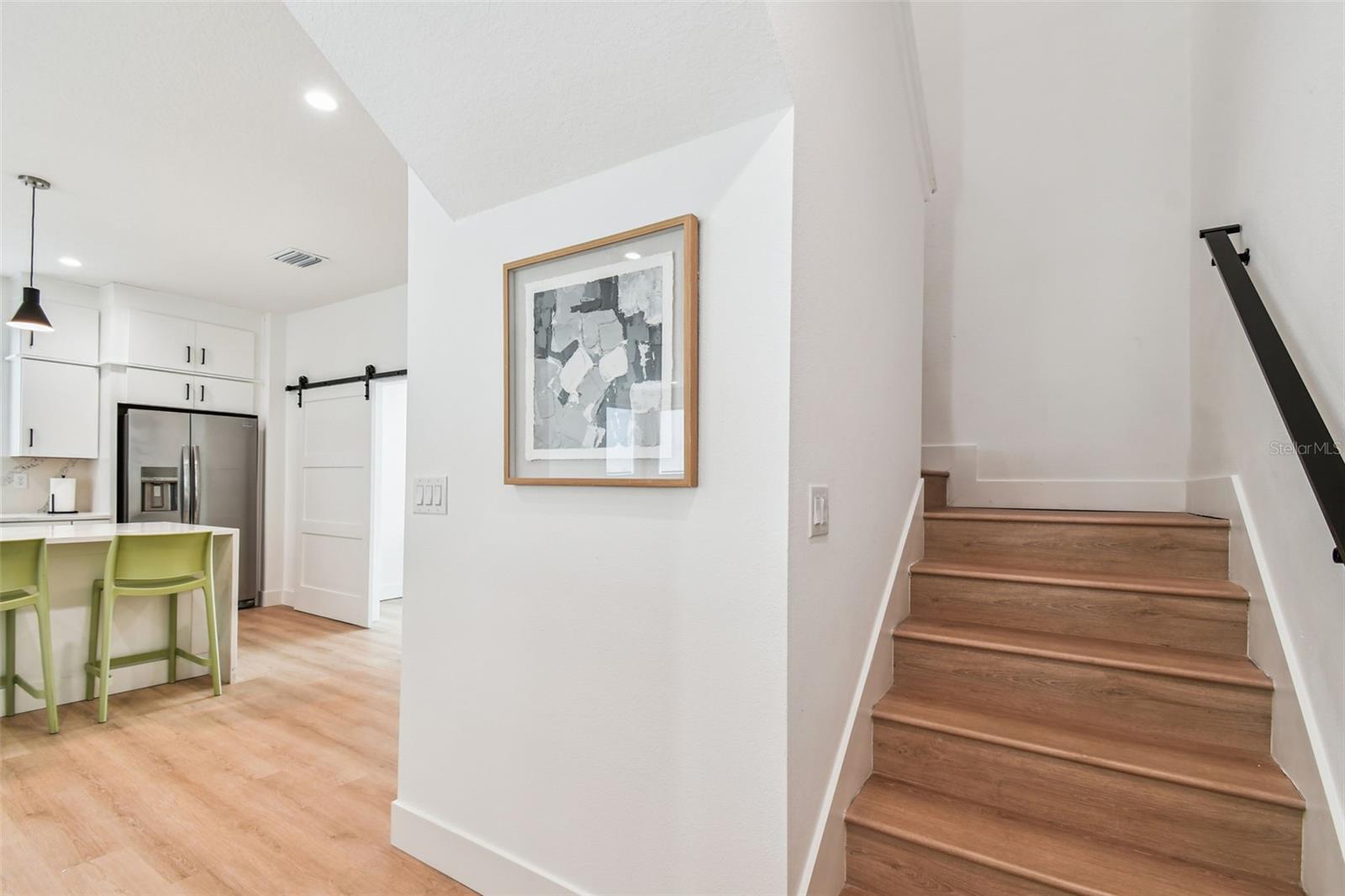 Image 33 of 87 For 3820 Pompano Drive Se