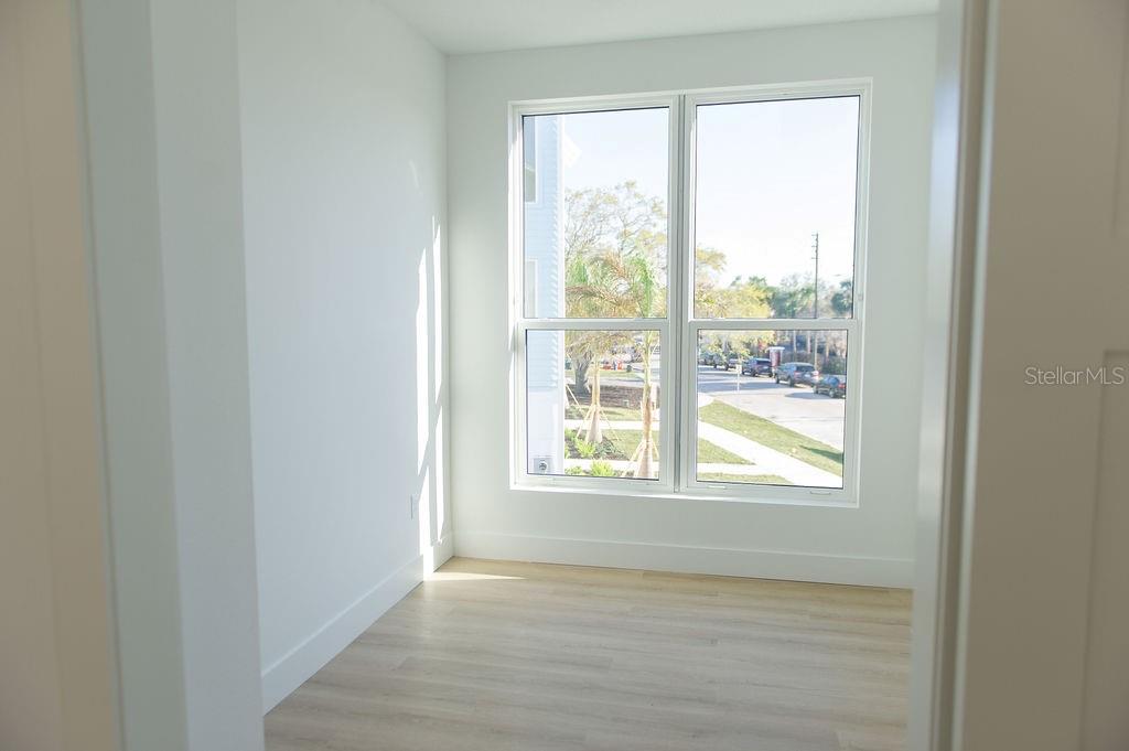 Image 6 of 28 For 3820 Pompano Drive Se