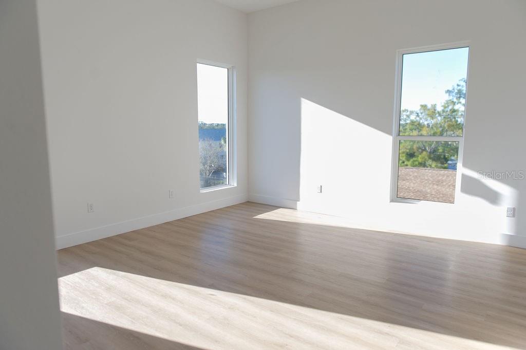 Image 7 of 28 For 3820 Pompano Drive Se