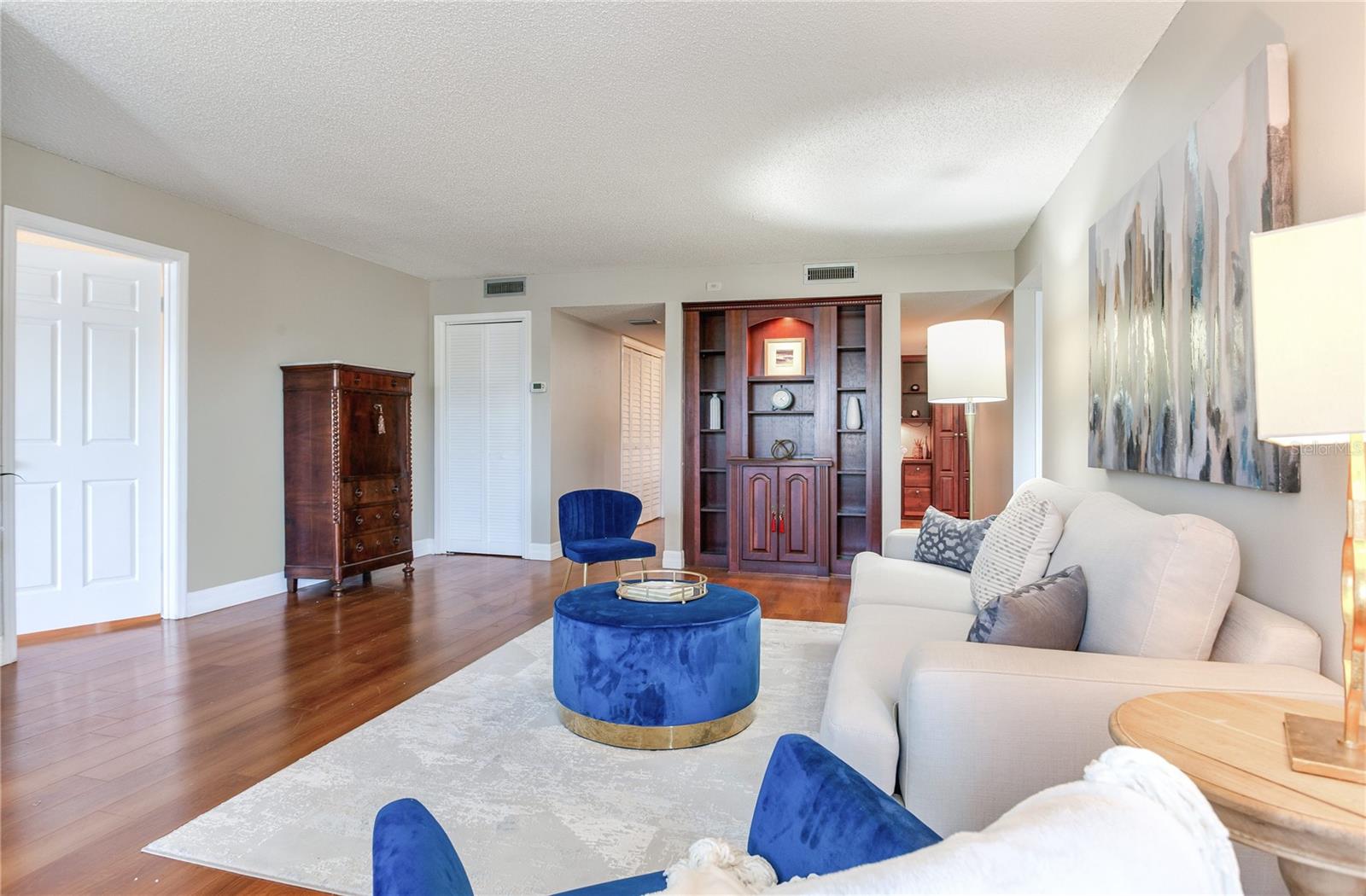 Image 17 of 52 For 14820 Rue De Bayonne  208