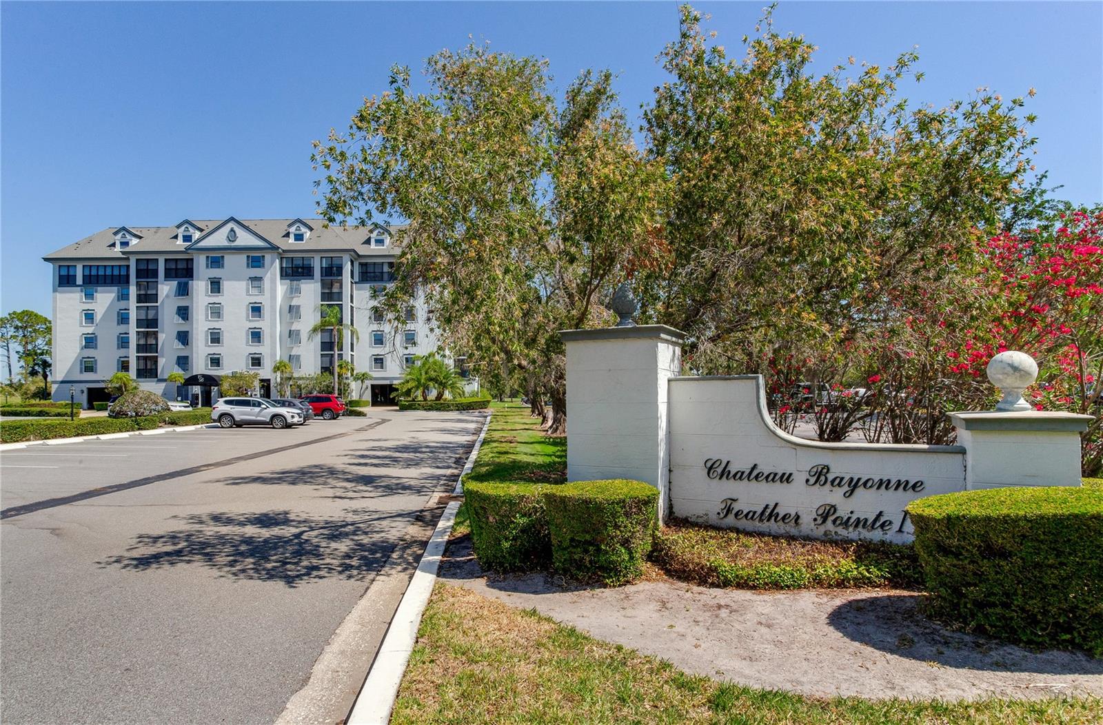 Image 2 of 52 For 14820 Rue De Bayonne  208
