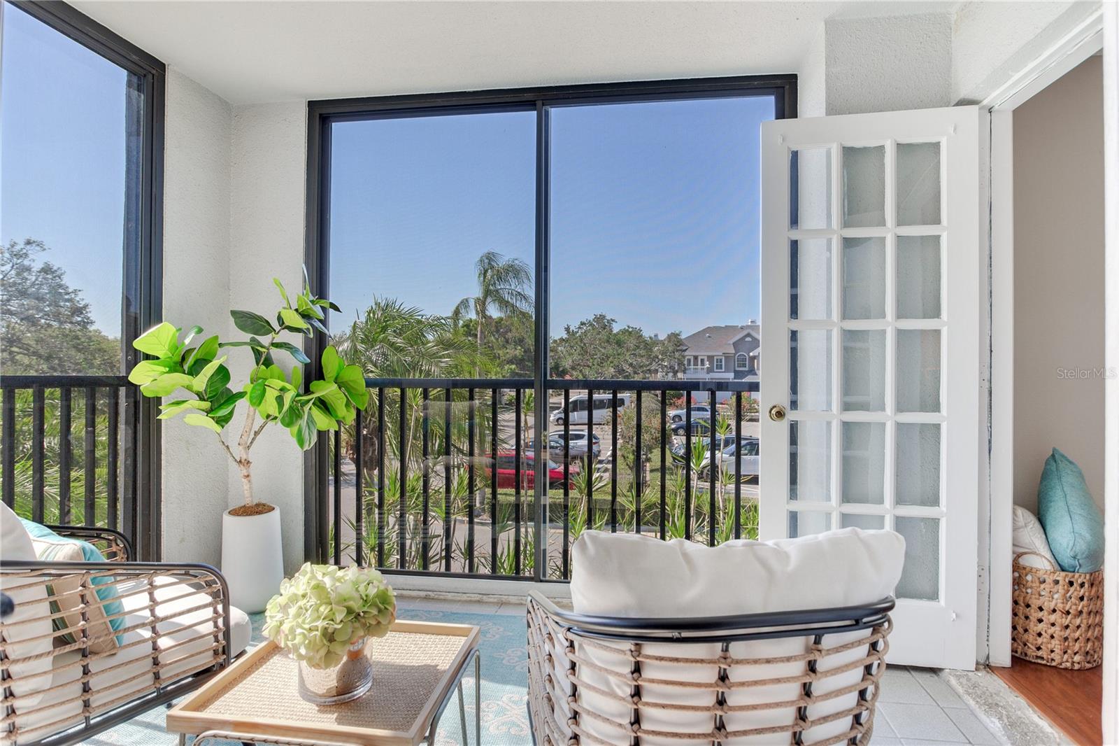 Image 20 of 52 For 14820 Rue De Bayonne  208