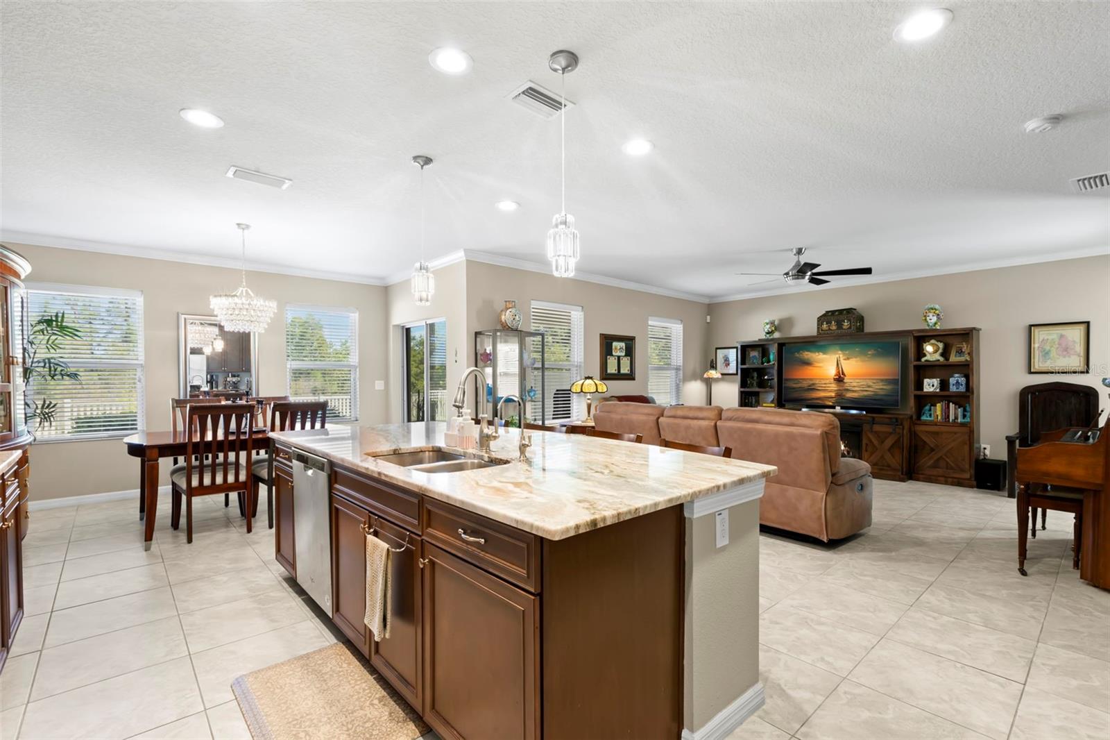 Image 12 of 44 For 19487 Roseate Drive