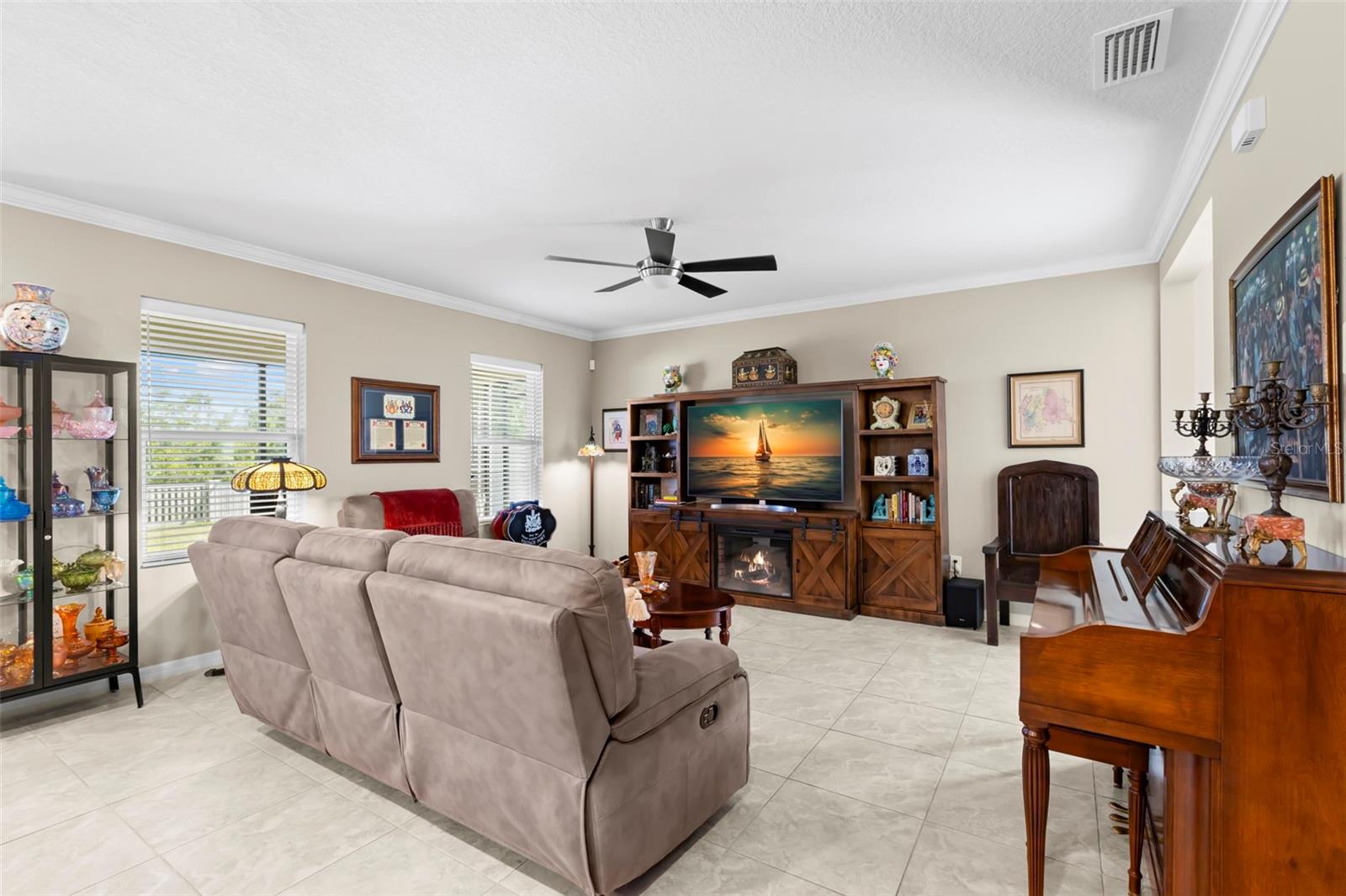 Image 9 of 44 For 19487 Roseate Drive