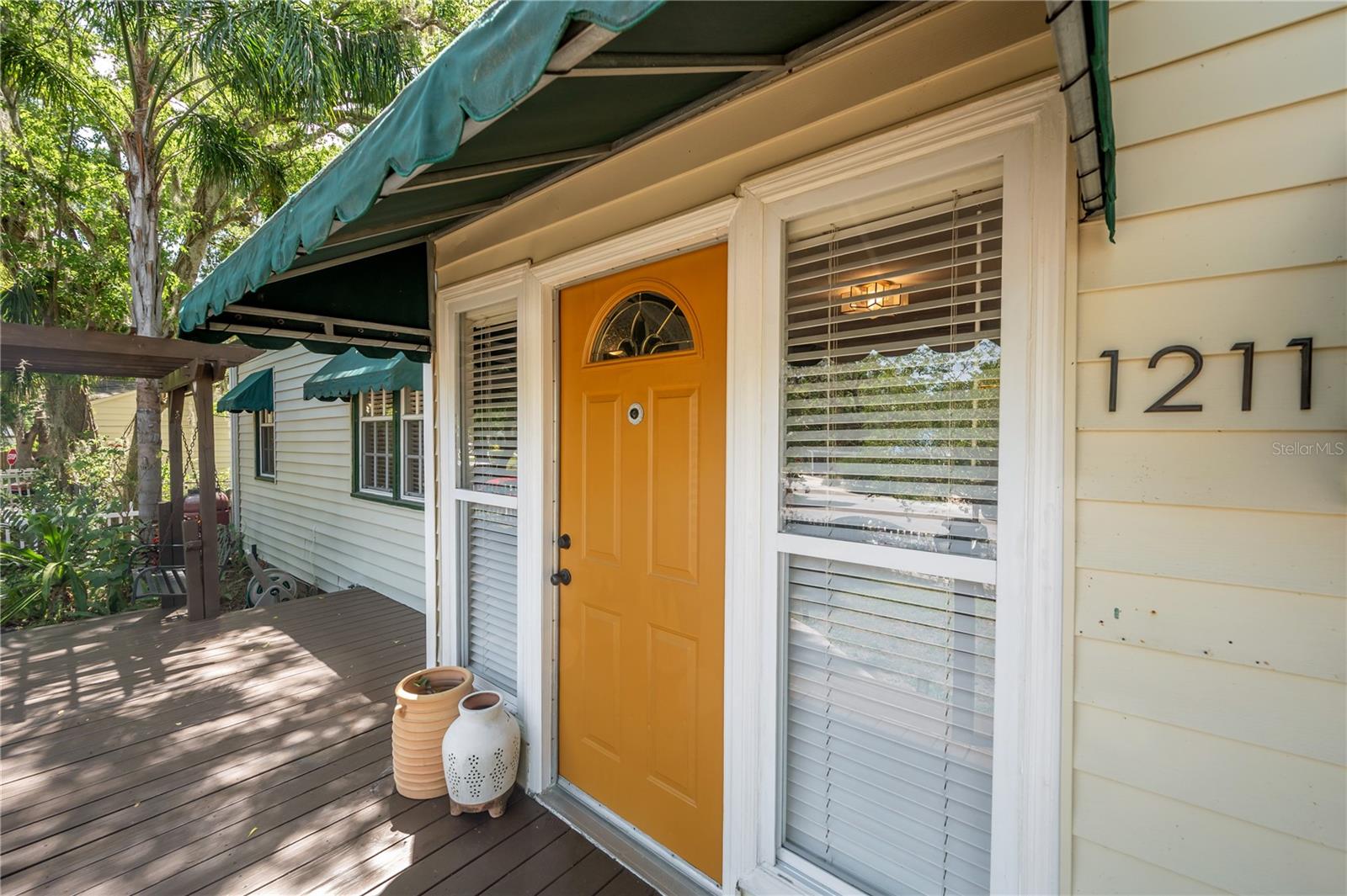 Image 4 of 41 For 1211 Park Circle