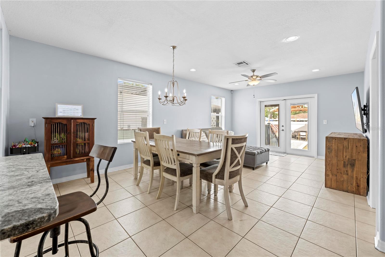 Image 11 of 57 For 212 Bradford Avenue