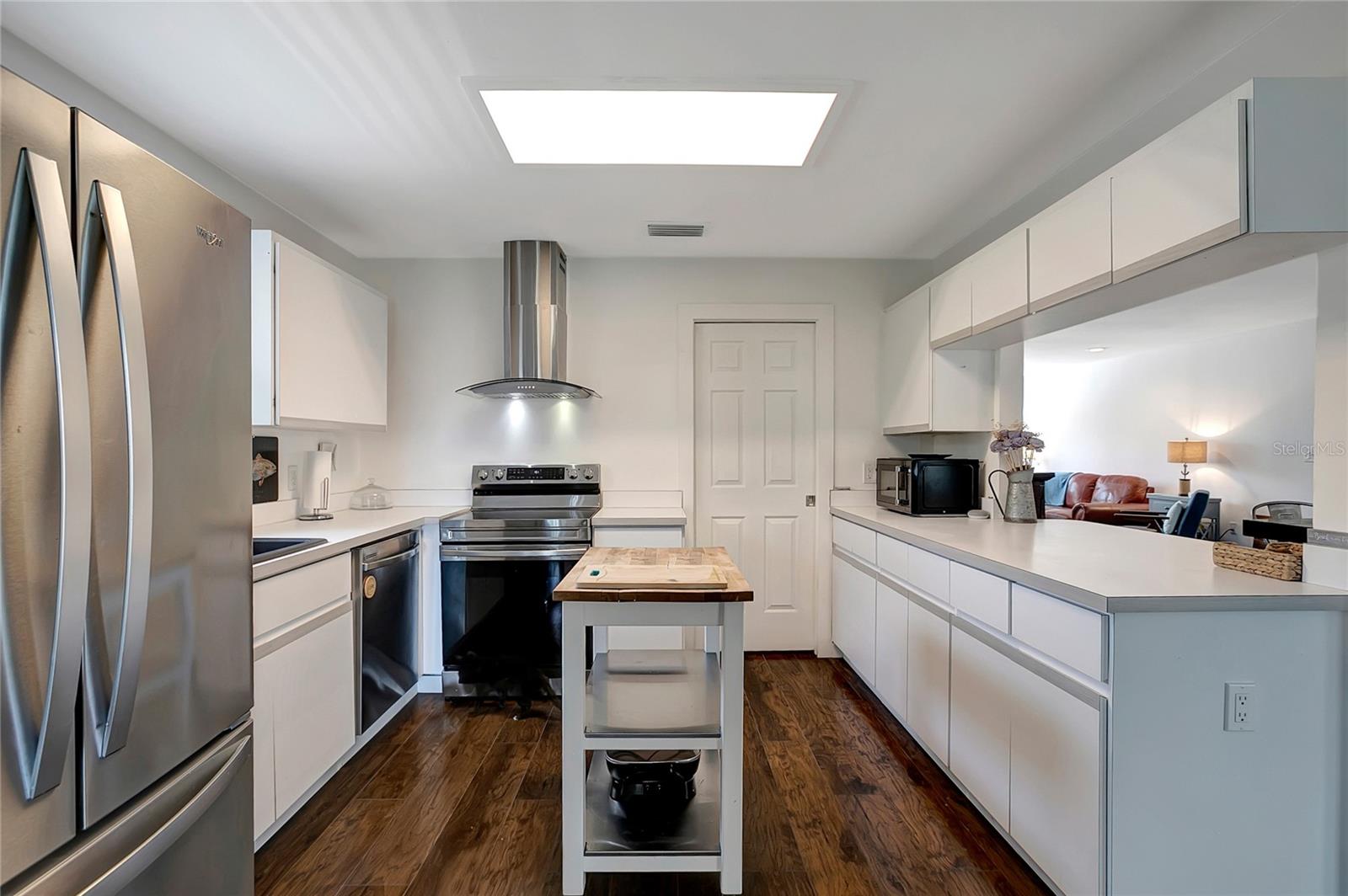 Image 11 of 47 For 13974 75th Avenue