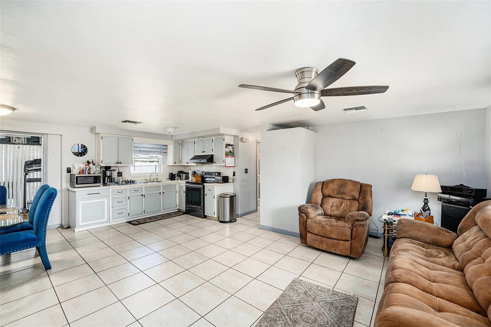 Image 3 of 25 For 10737 Scenic Drive