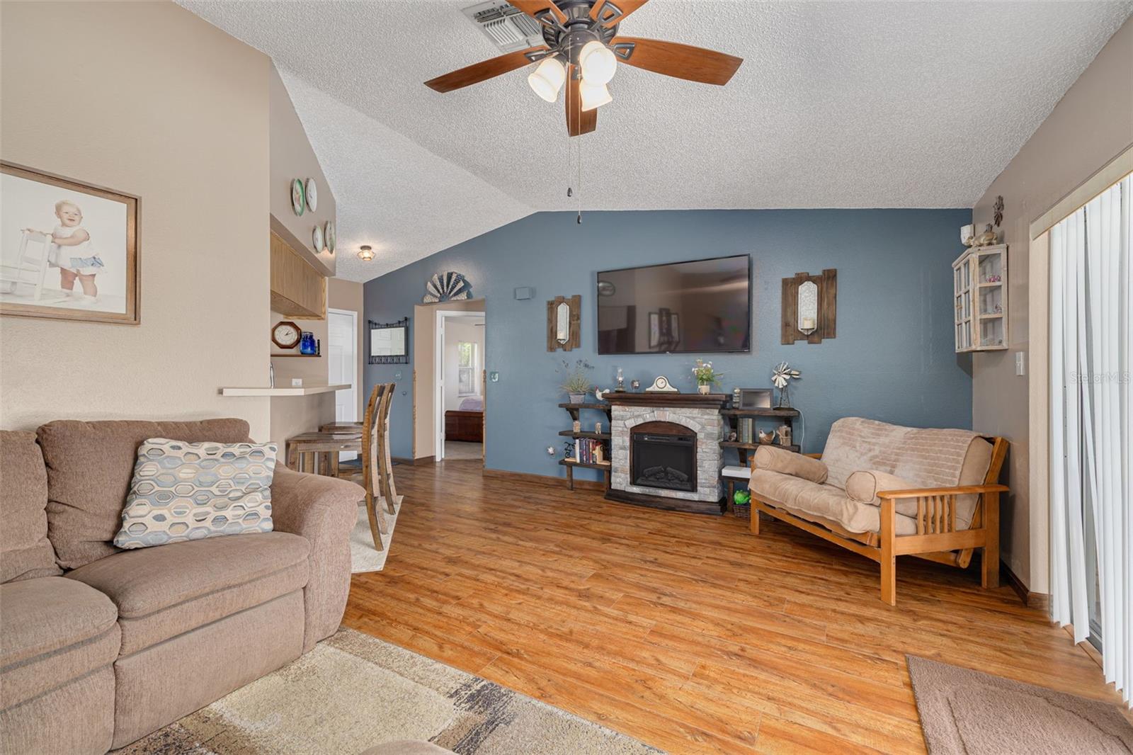 Image 4 of 26 For 2153 Catalina Drive N