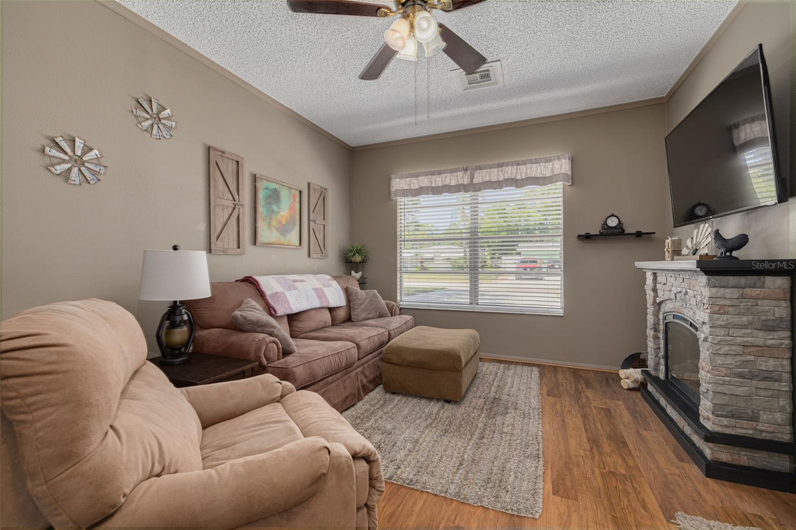 Image 8 of 26 For 2153 Catalina Drive N