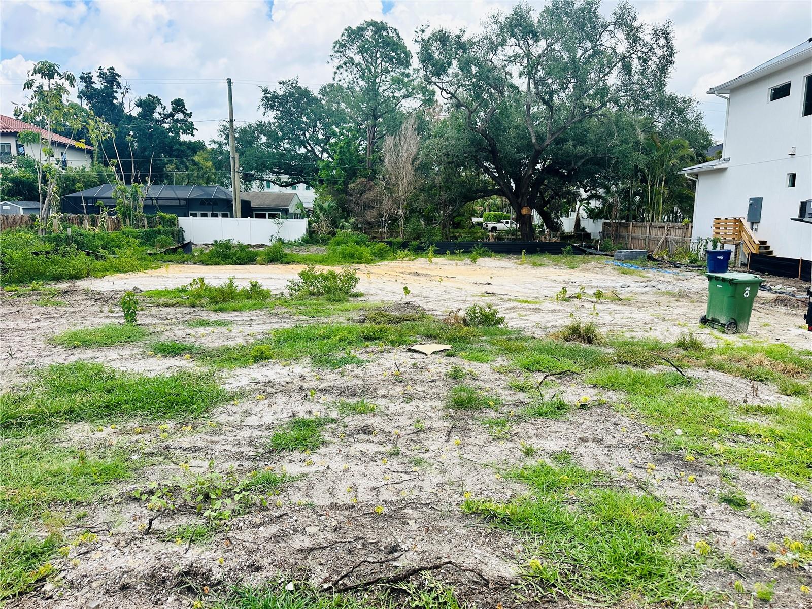 Image 3 of 3 For 527 Davis Boulevard