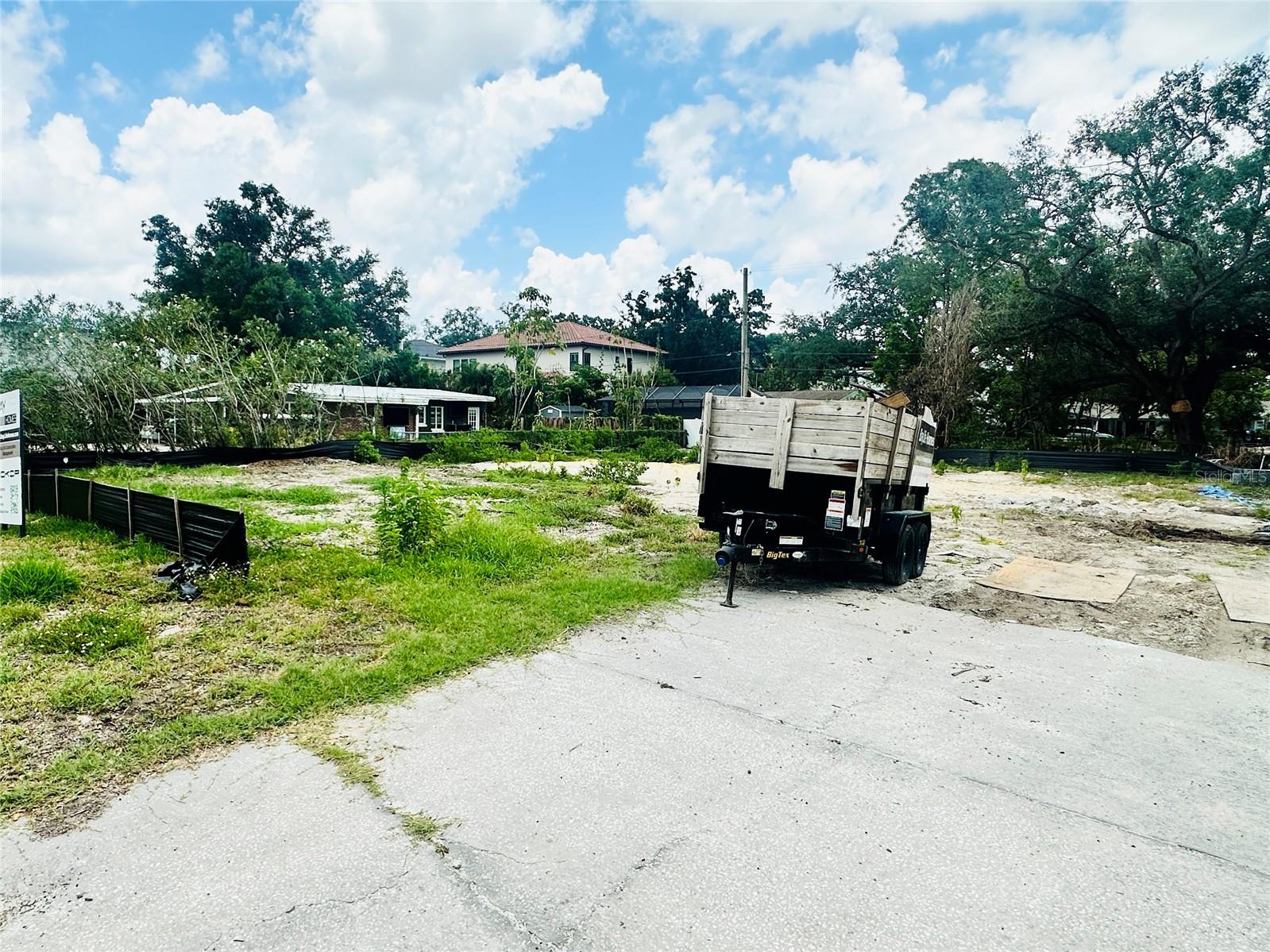 Image 8 of 9 For 527 Davis Boulevard