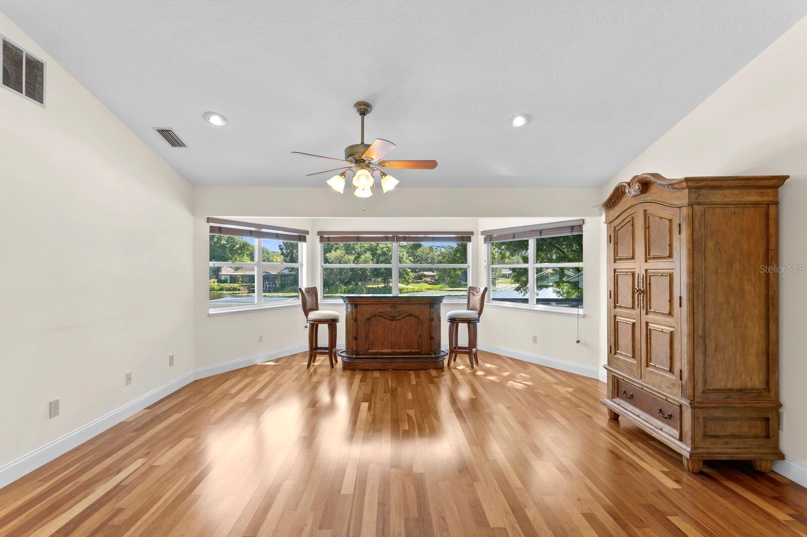 Image 13 of 78 For 13548 Lake Magdalene Drive