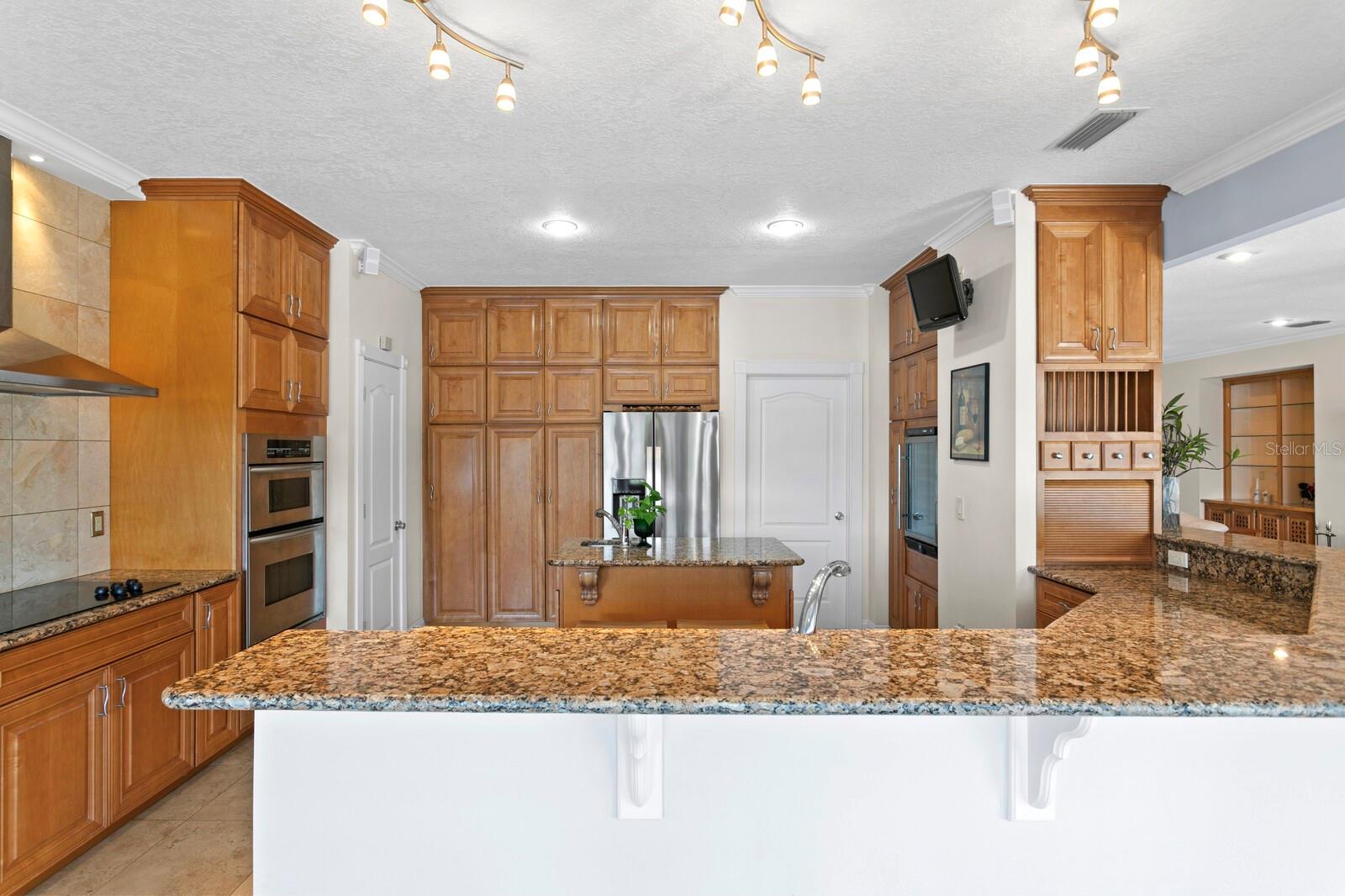 Image 18 of 78 For 13548 Lake Magdalene Drive