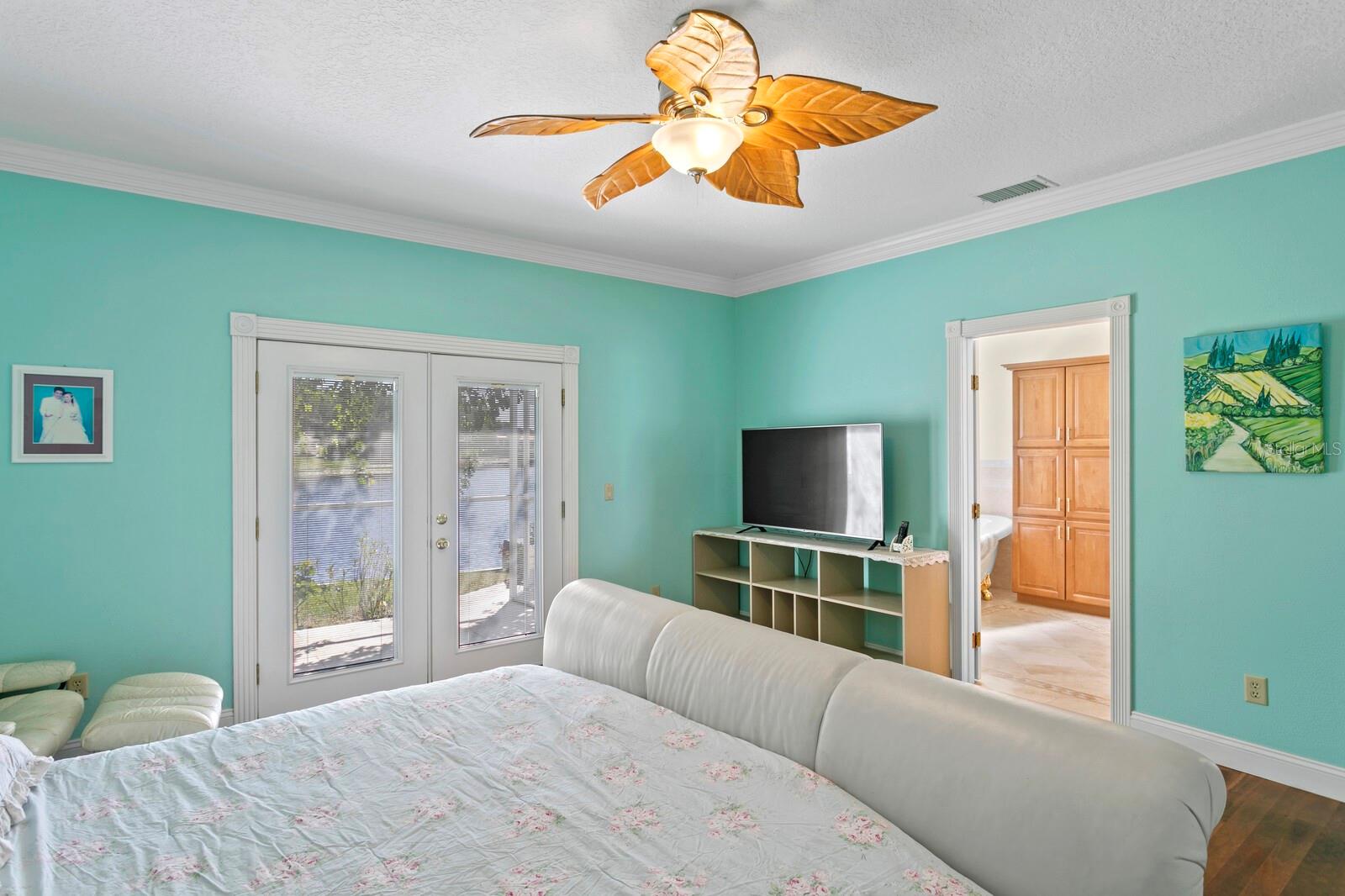 Image 29 of 78 For 13548 Lake Magdalene Drive